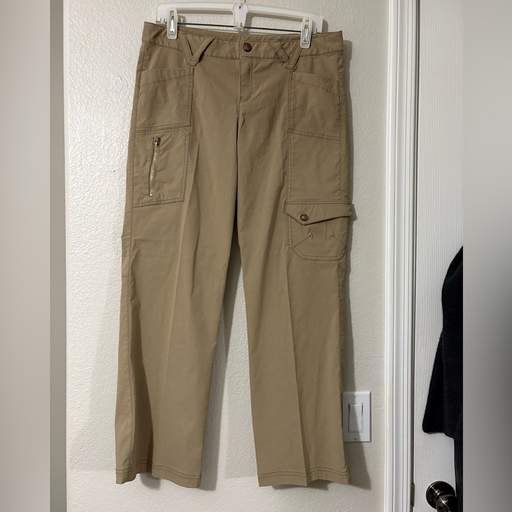Woman’s Athleta Nylon Tan Cargo Pants. 
Zipper, snap waist and drawstring.